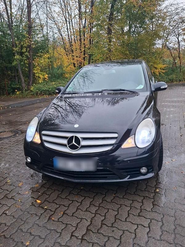 Schwarz Gebraucht 2008 Mercedes R280 Van / Kleinbus | 2.222 € (Superpreis) - Bild 1/4