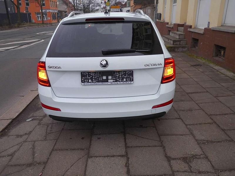 Gebraucht Skoda Octavia Style 150 PS (110 kW) 2016 Laserweiss Kombi