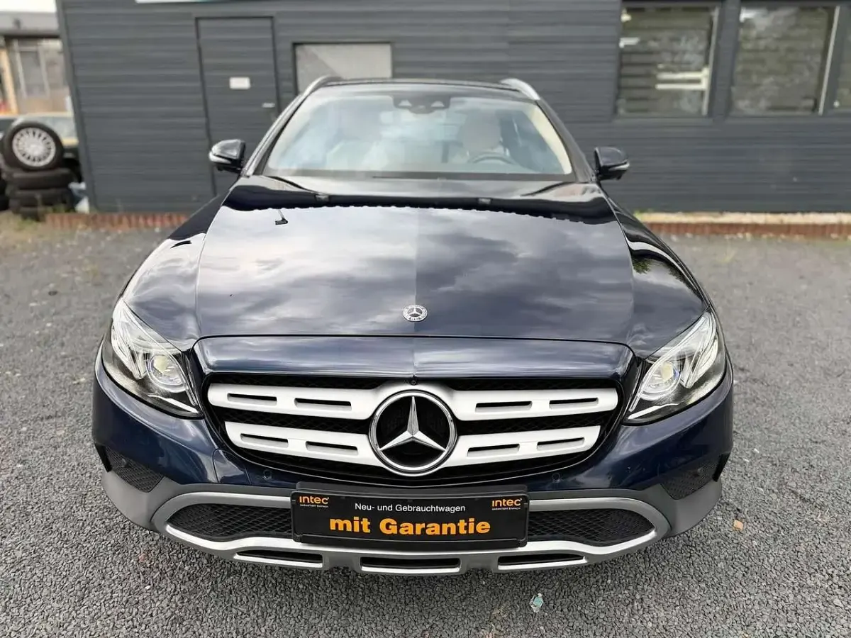 Gebraucht Mercedes E400 340 PS (250 kW) 2019 Blau Limousine