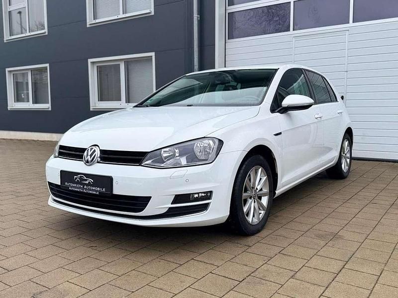Gebraucht VW Golf VII 125 PS (91 kW) 2016 Pure white Kleinwagen