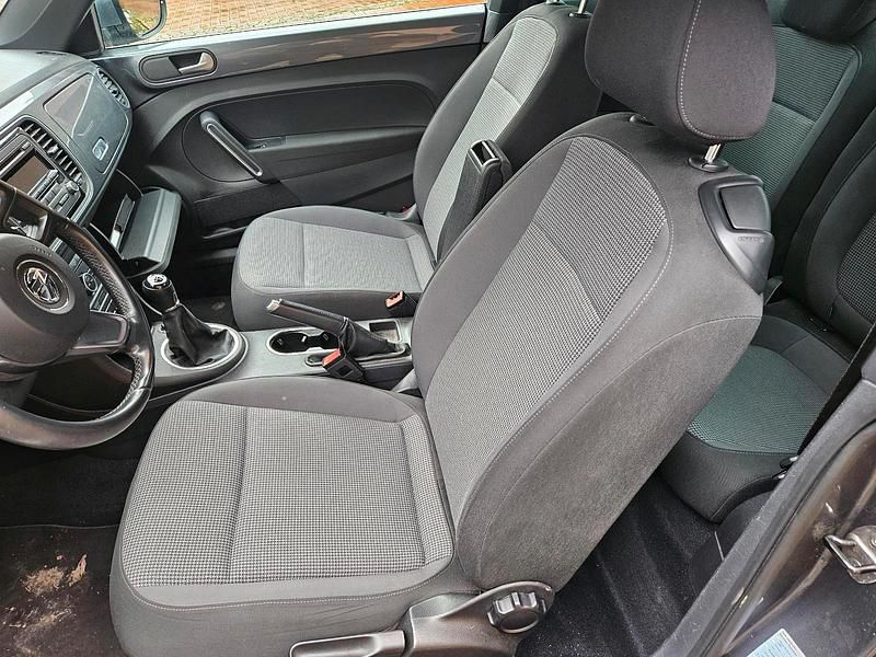 Gebraucht VW Beetle 105 PS (77 kW) 2012 Grau Kleinwagen