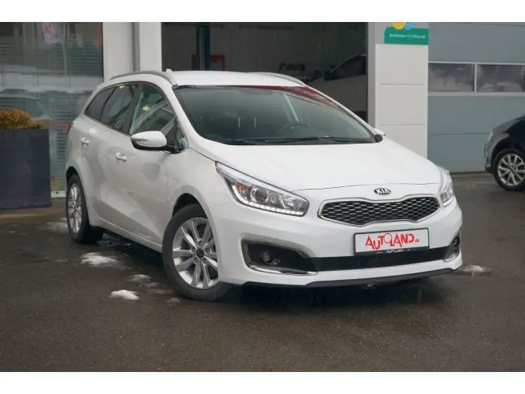 Gebraucht Kia Ceed Sportswagon 135 PS (99 kW) 2017 Deluxe weiss met. Kombi