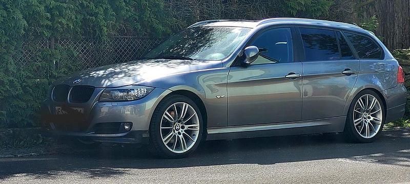 Gebraucht BMW 320 Lifestyle 184 PS (135 kW) 2012 Grau Kombi