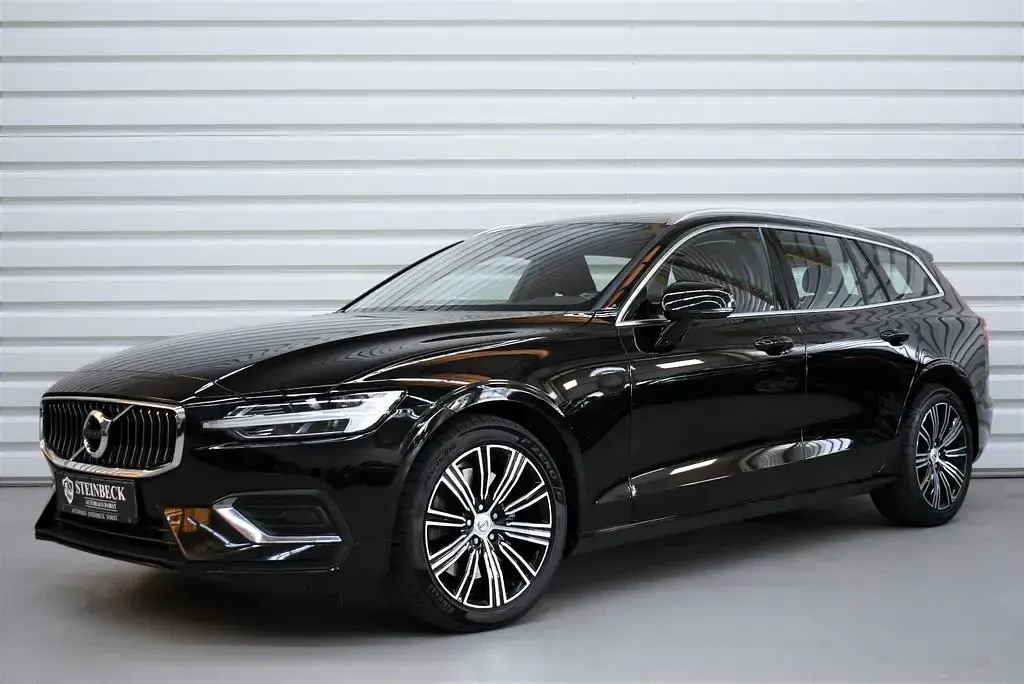 Gebraucht Volvo V60 Inscription 250 PS (183 kW) 2019 Schwarz Kombi