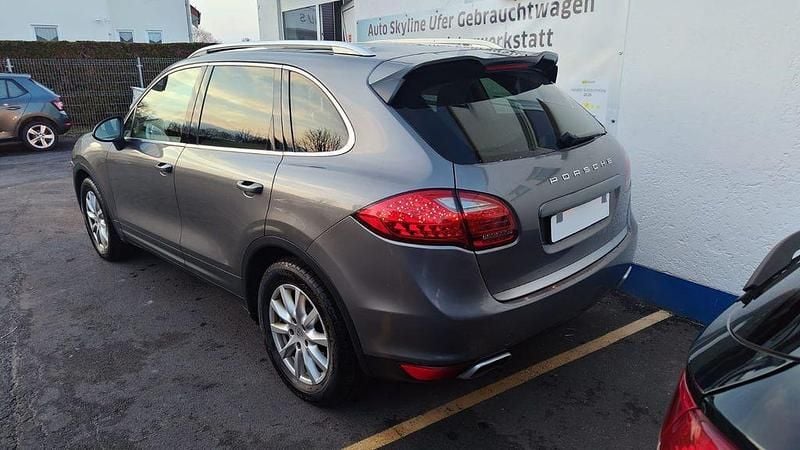 Gebraucht Porsche Cayenne 245 PS (180 kW) 2012 Meteorgraumetallic SUV