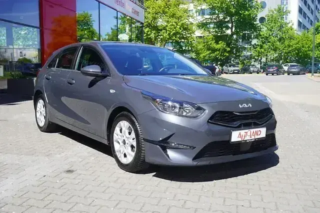 Używany Kia Ceed Edition 7 101 KM (74 kW) 2022 Szary Hatchback