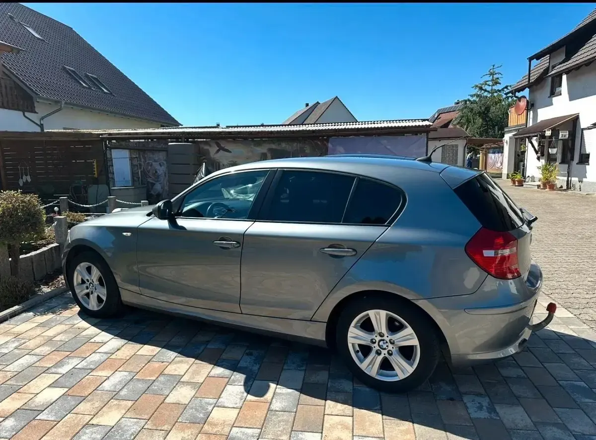 Gebraucht BMW 116 116 PS (85 kW) 2010 Grau Kleinwagen