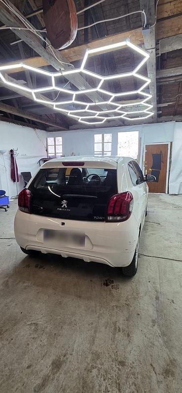 Gebraucht Peugeot 108 68 PS (50 kW) 2015 Weiß Kleinwagen