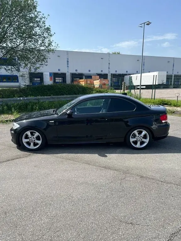 Gebraucht BMW 125 Performance 218 PS (160 kW) 2008 Schwarz Kleinwagen