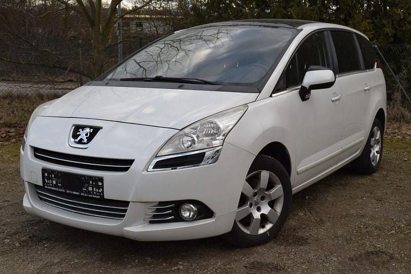 Gebraucht Peugeot 5008 Active 156 PS (114 kW) 2012 Weiß Van / Kleinbus