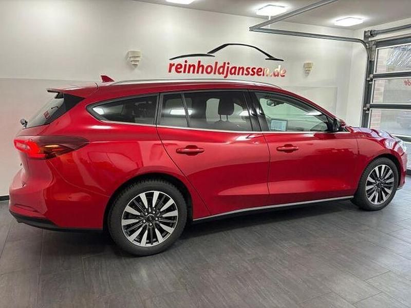 Gebraucht Ford Focus Titanium X 116 PS (85 kW) 2023 Rot Kombi