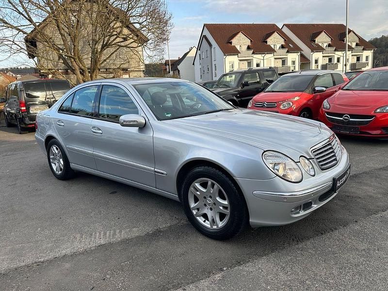 Gebraucht Mercedes E200 Elegance 122 PS (89 kW) 2005 Silber Limousine