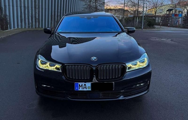 Schwarz Gebraucht 2016 BMW 750 Performance Limousine | 26.999 € (Guter Preis) - Bild 1/4