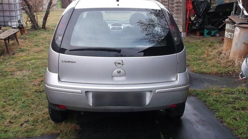 Gebraucht Opel Corsa 60 PS (44 kW) 2005 Silber Kleinwagen
