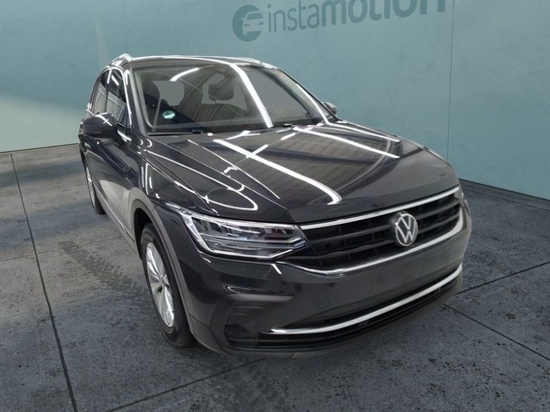 Grau Gebraucht 2024 VW Tiguan Move SUV | 36.908 € (Fairer Preis) - Bild 1/3