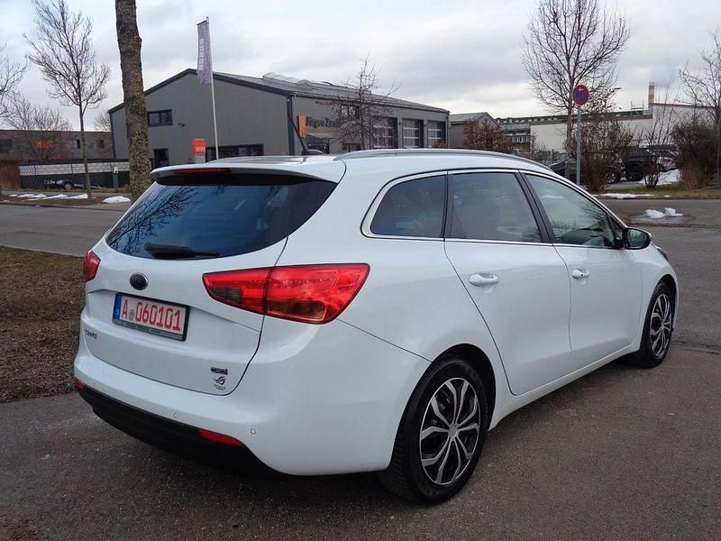 Gebraucht Kia Ceed Platinum 128 PS (94 kW) 2015 Weiß Kleinwagen