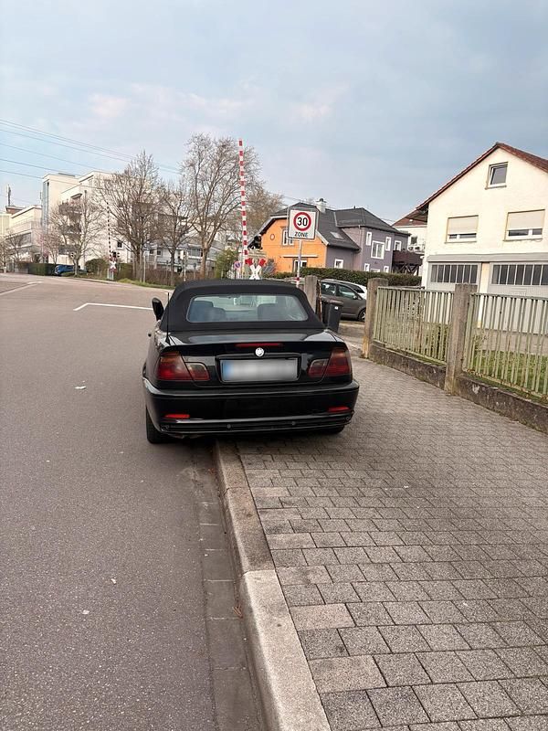 Gebraucht BMW 318 143 PS (105 kW) 2002 Schwarz Cabrio