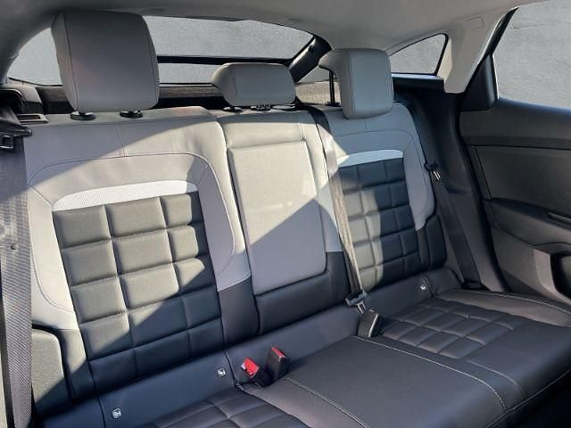 Neu Citroën e-C4 114 kW (156 PS) 2025 Lackierung manhattan green/typ Limousine