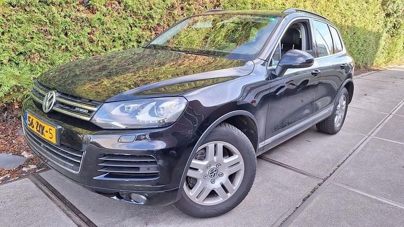 Schwarz Gebraucht 2011 VW Touareg Highline SUV | 9.800 € - Bild 1/4