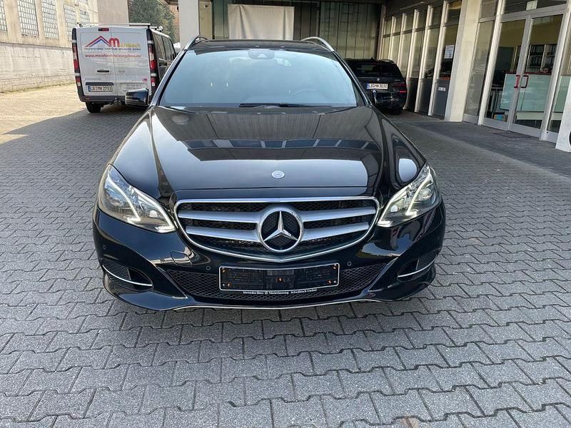 Gebraucht Mercedes E350 Avantgarde 252 PS (185 kW) 2014 Schwarz Limousine