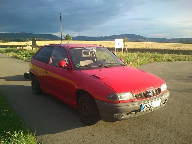 Gebraucht Opel Astra 82 PS (60 kW) 1993 Rot Coupé