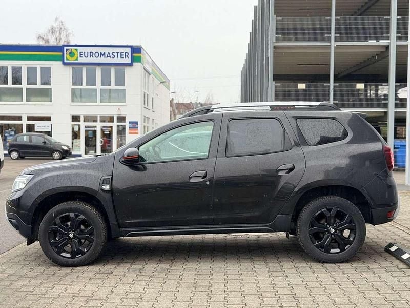 Schwarz Gebraucht 2023 Dacia Duster Extreme SUV | 16.970 € (Fairer Preis) - Bild 1/3
