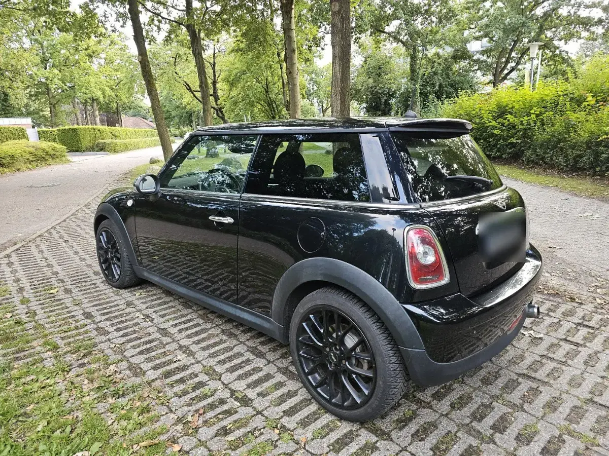 Usata Mini Cooper 109 CV (80 kW) 2009 Nero Utilitaria