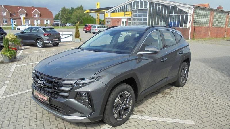 Grau Neu 2025 Hyundai Tucson Select SUV | 29.990 € (Fairer Preis) - Bild 1/4