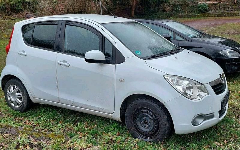 Gebraucht Opel Agila 85 PS (62 kW) 2009 Weiß Kleinwagen