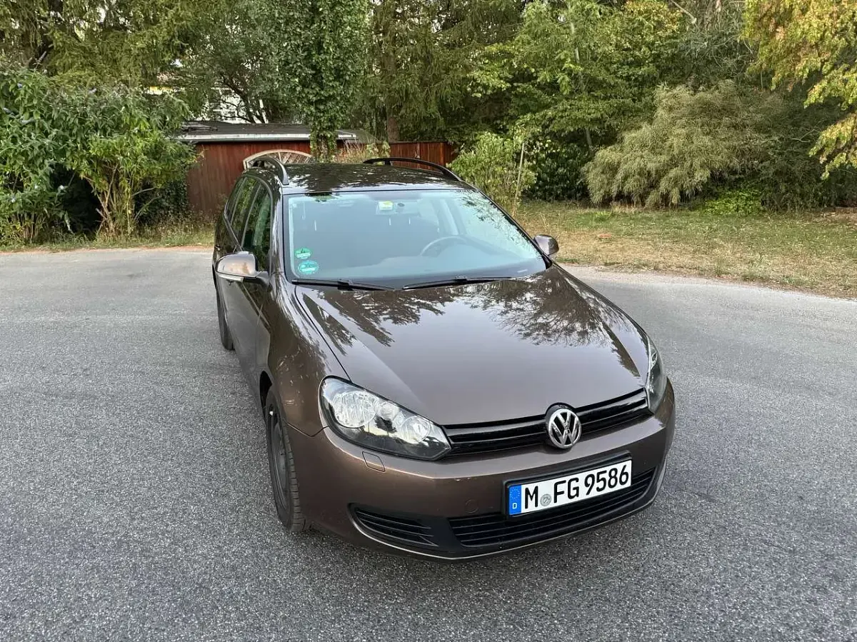Gebraucht VW Golf VI Trendline 105 PS (77 kW) 2010 Braun Kombi