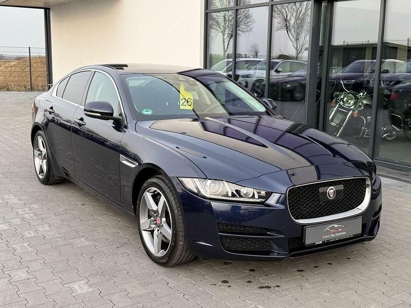 Gebraucht Jaguar XE Portfolio 241 PS (177 kW) 2017 Blau Limousine
