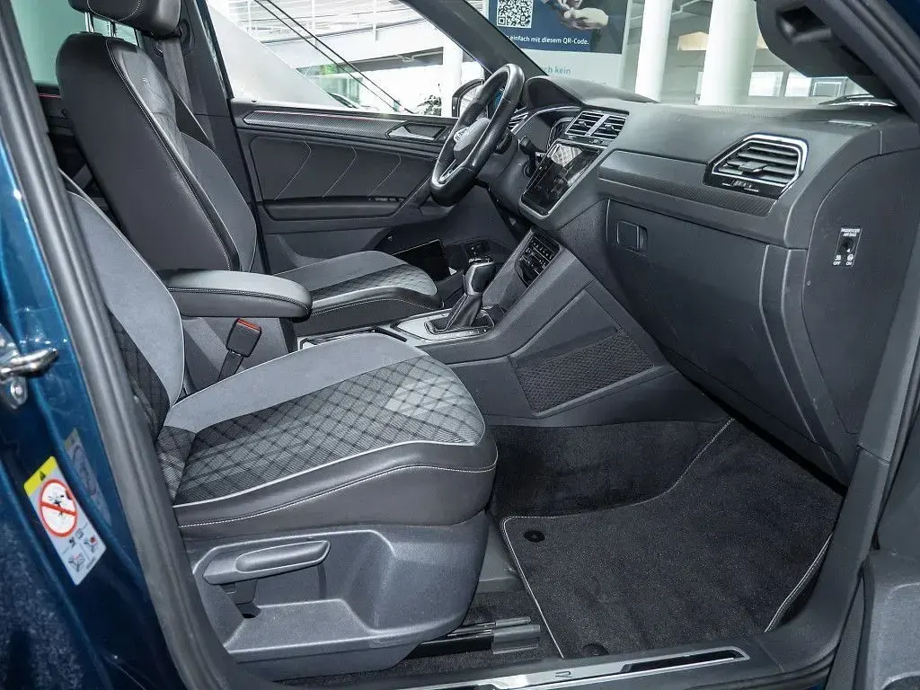 Gebraucht VW Tiguan R-line 245 PS (180 kW) 2022 Nightshade blue metallic SUV