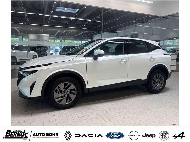 Pearl white perleffekt (qbeg) Gebraucht 2024 Nissan Qashqai Acenta SUV | 26.880 € (Etwas zu teuer) - Bild 1/4