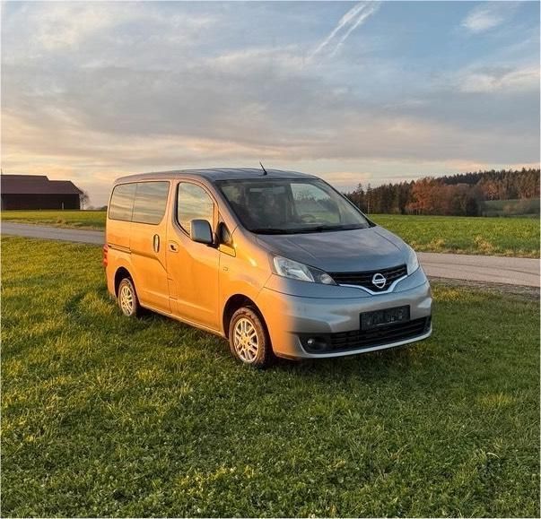 Grau Gebraucht 2013 Nissan Evalia Premium Edition Van / Kleinbus | 9.500 € (Fairer Preis) - Bild 1/4