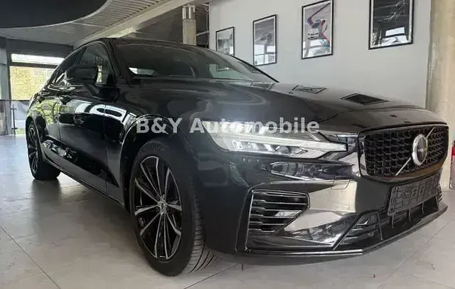 Gebraucht Volvo S60 Ultimate 310 PS (228 kW) 2023 Schwarz Limousine