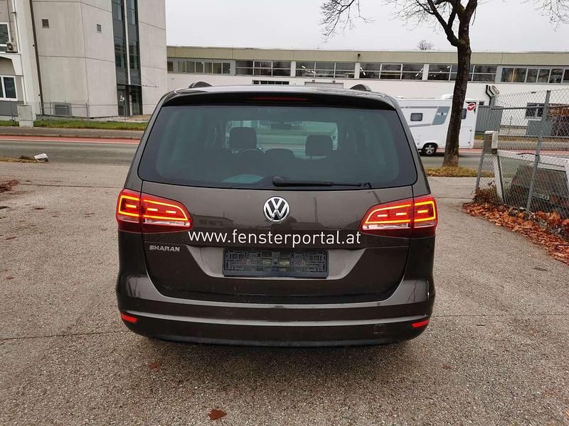 Gebraucht VW Sharan Comfortline 150 PS (110 kW) 2018 Deep black perleffekt Van / Kleinbus