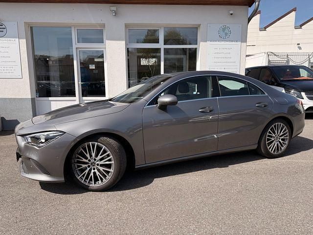 Grau Gebraucht 2023 Mercedes CLA180 Limousine | 27.990 € (Fairer Preis) - Bild 1/4