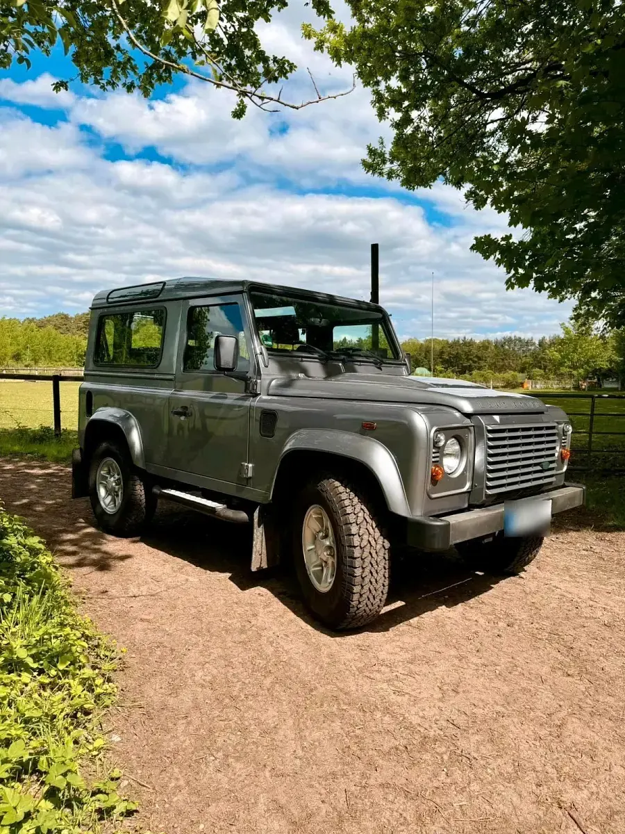 Gebraucht Land Rover Defender 122 PS (89 kW) 2013 Grau SUV