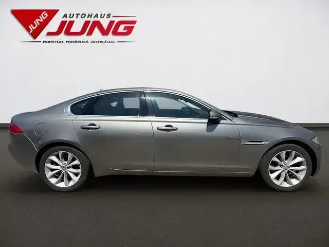 Gebraucht Jaguar XF Portfolio 200 PS (147 kW) 2018 Silber Limousine