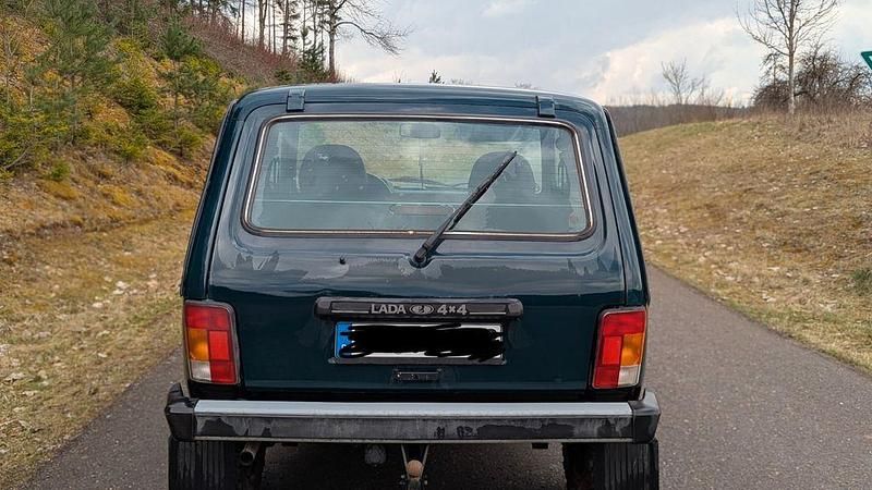 Gebraucht Lada niva 83 PS (61 kW) 2010 Grün SUV