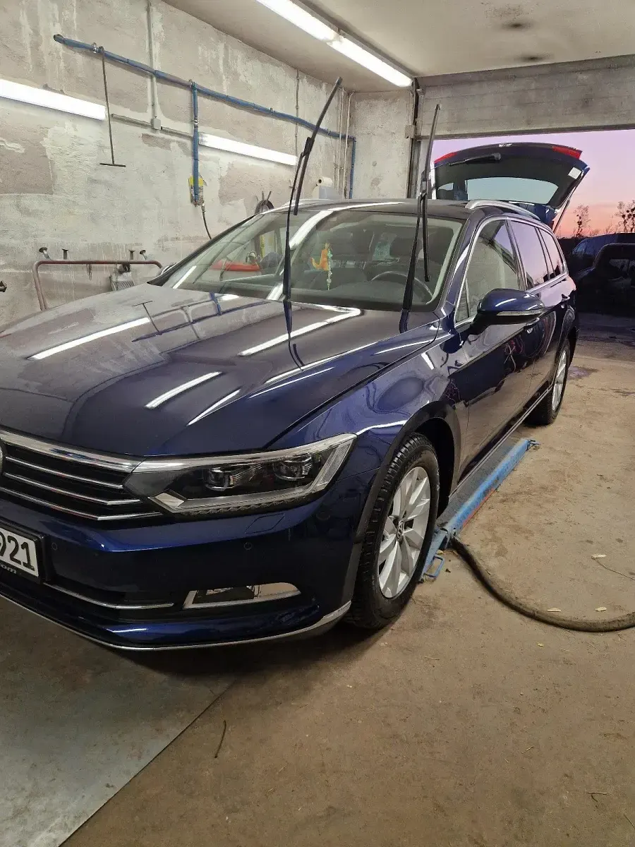 Gebraucht VW Passat 190 PS (139 kW) 2019 Blau Kombi