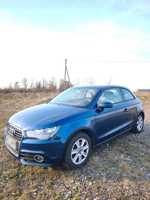 Gebraucht Audi A1 Ambition 105 PS (77 kW) 2010 Blau Kleinwagen