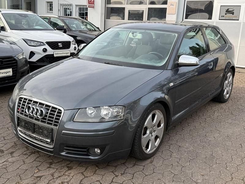 Grau Gebraucht 2006 Audi A3 Attraction Limousine | 4.198 € (Guter Preis) - Bild 1/4