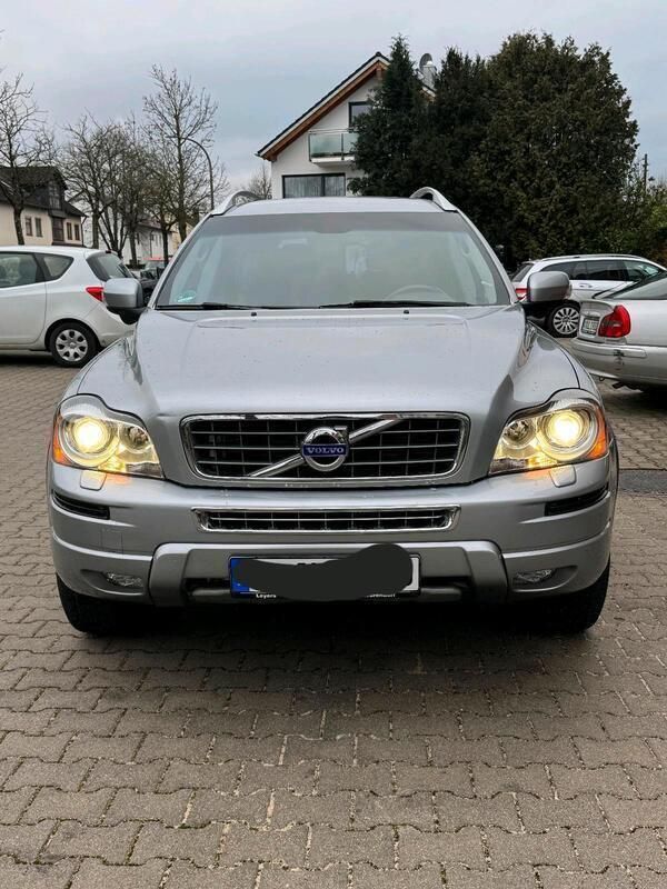 Grau Gebraucht 2012 Volvo XC90 SUV | 14.800 € (Etwas zu teuer) - Bild 1/4