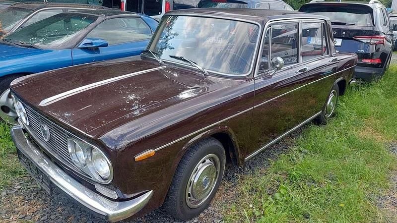Braun Gebraucht 1972 Lancia Fulvia Limousine | 2.950 € - Bild 1/4