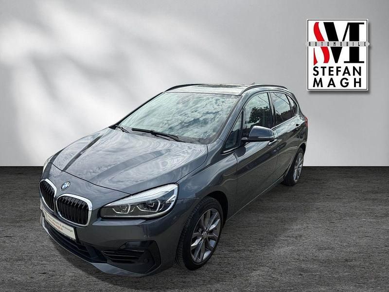 Grau Gebraucht 2019 BMW 220 Active Tourer Sport Line Van / Kleinbus | 20.490 € (Fairer Preis) - Bild 1/4