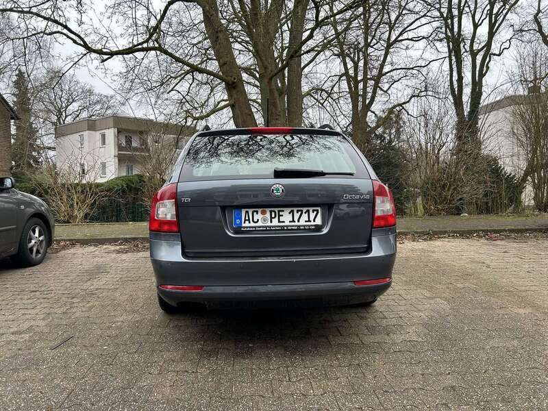 Gebraucht 2012 Skoda Octavia Family Kombi | 4.300 € (Superpreis) - Bild 1/4