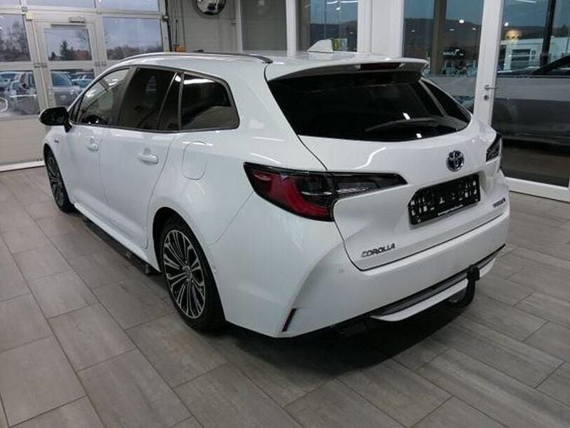 Gebraucht Toyota Corolla Team 184 PS (135 kW) 2021 Weiß Kombi