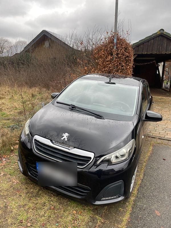Schwarz Gebraucht 2015 Peugeot 108 Allure Kleinwagen | 5.590 € (Guter Preis) - Bild 1/4