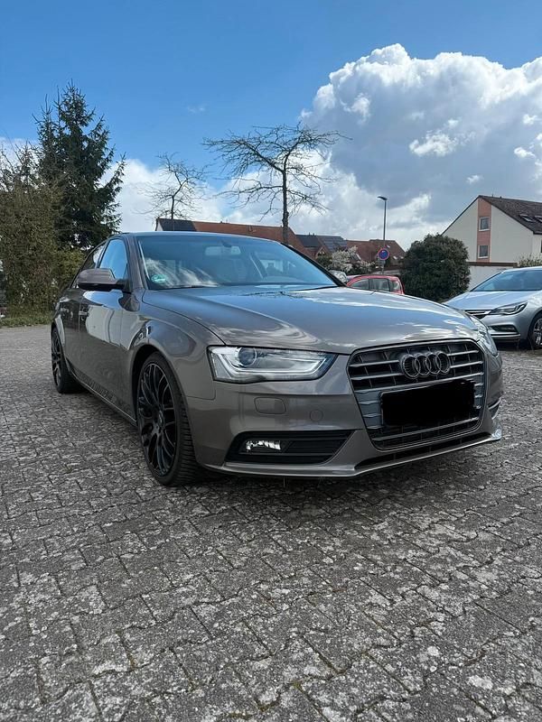 Gebraucht Audi A4 170 PS (125 kW) 2013 Grau Limousine